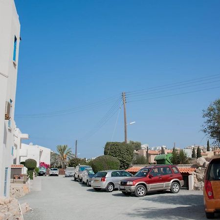 Modern Apartment Not Far From The Beach Paphos Exteriér fotografie