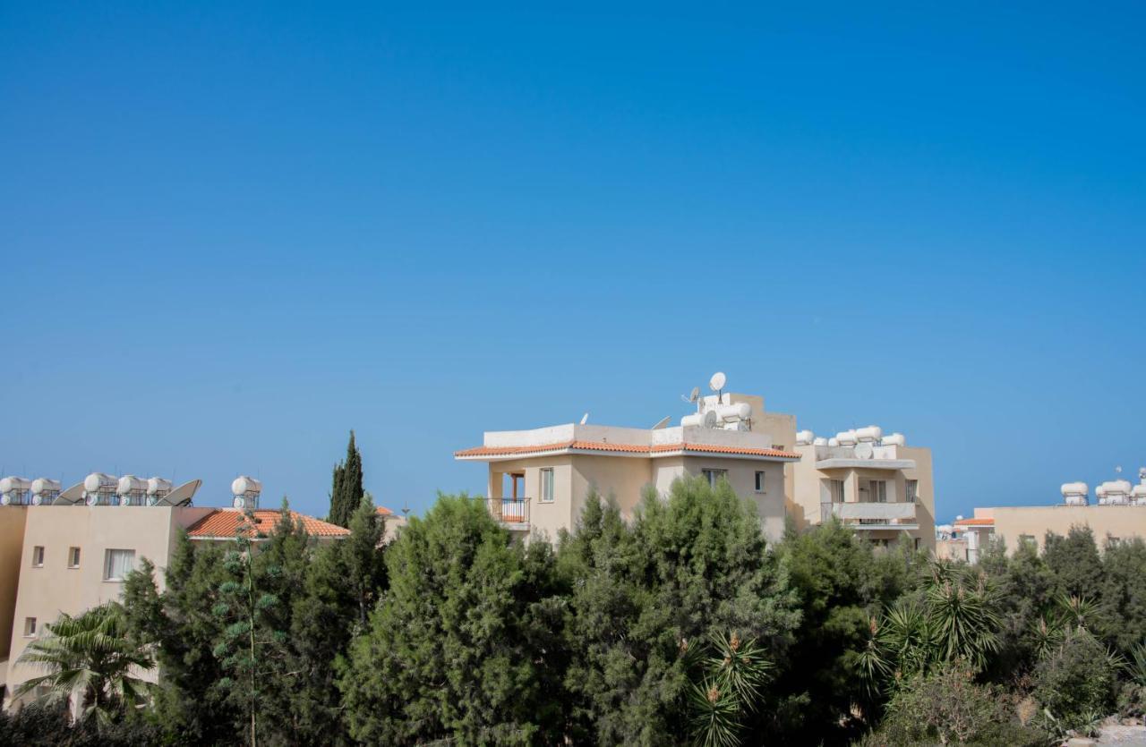 Modern Apartment Not Far From The Beach Paphos Exteriér fotografie