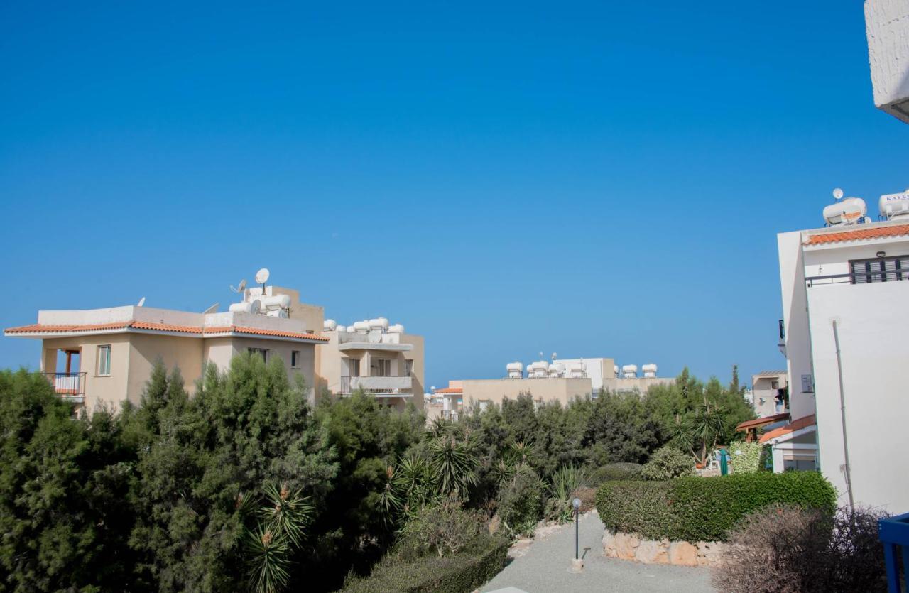 Modern Apartment Not Far From The Beach Paphos Exteriér fotografie