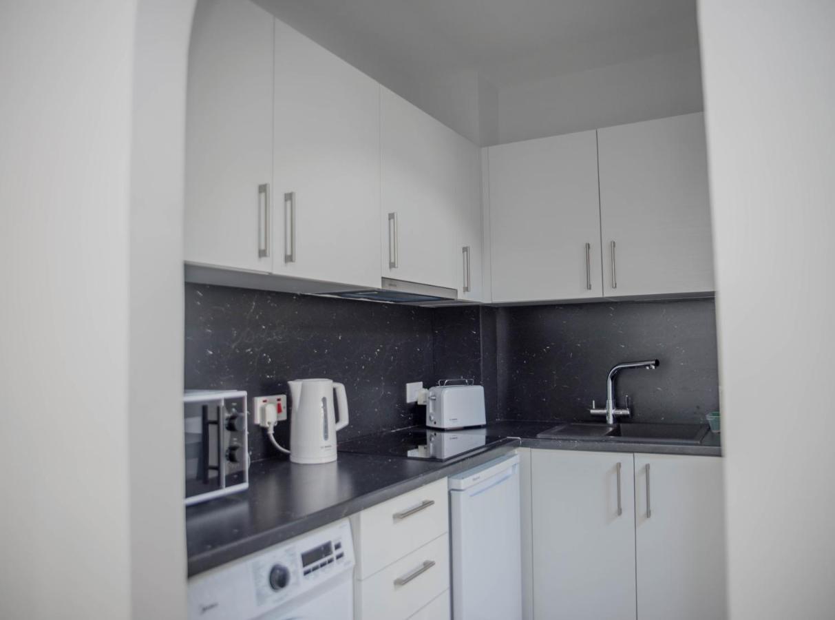 Modern Apartment Not Far From The Beach Paphos Exteriér fotografie